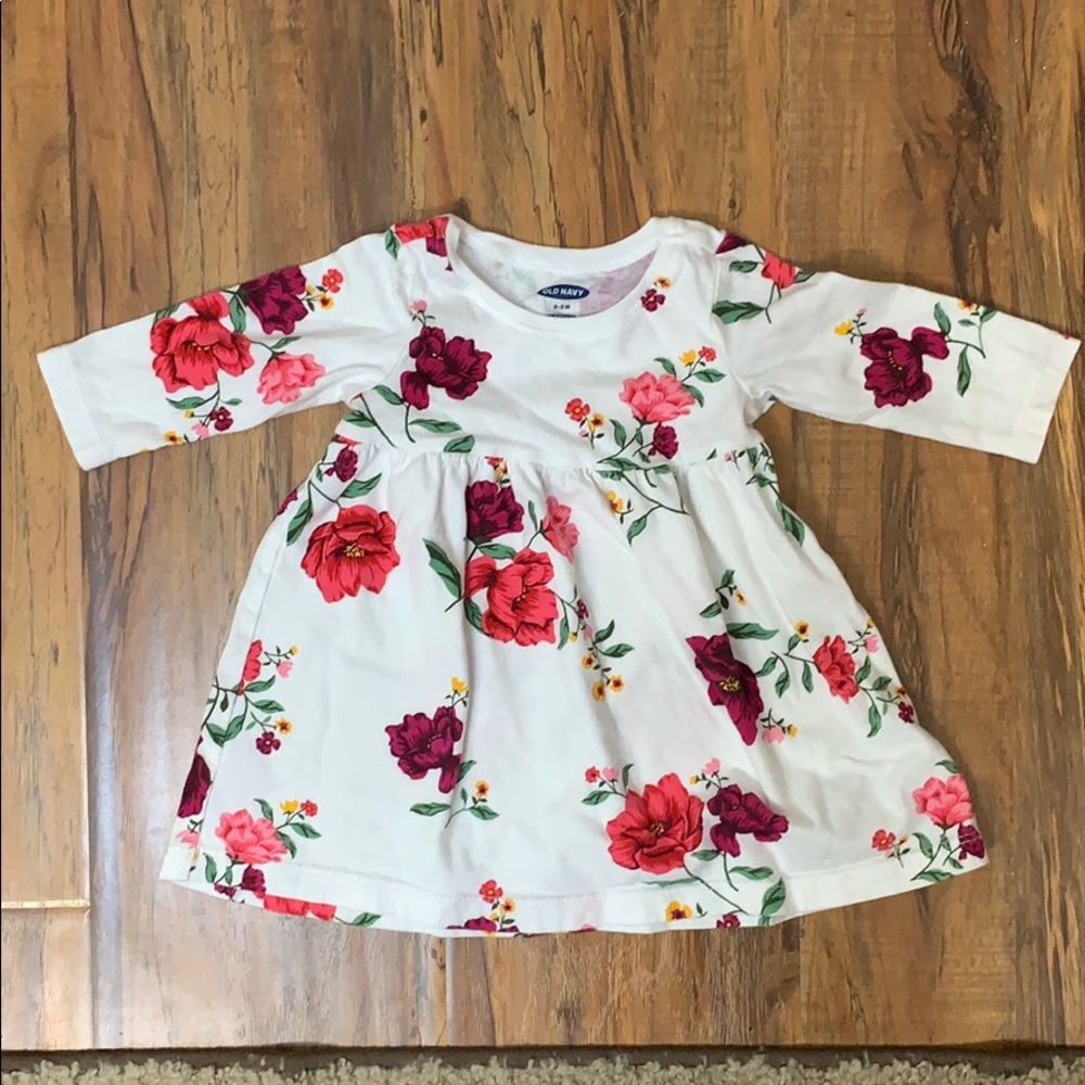 👶🏻 Floral Old Navy Dress 🌷